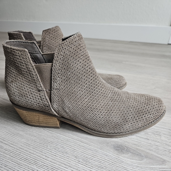 Crown Vintage Suede Leather Booties - Picture 2 of 8